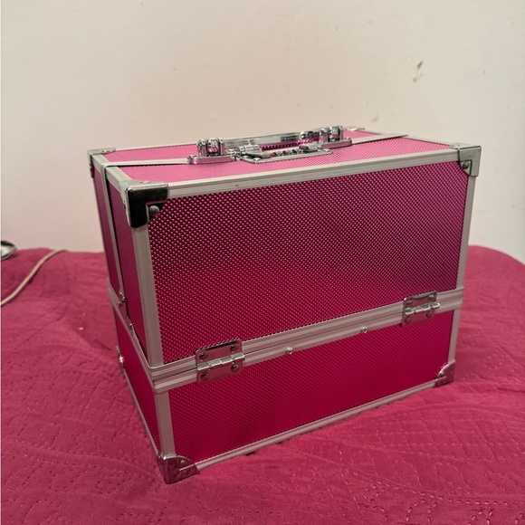 Makeup Cosmetics Kit - Picture 8 of 9